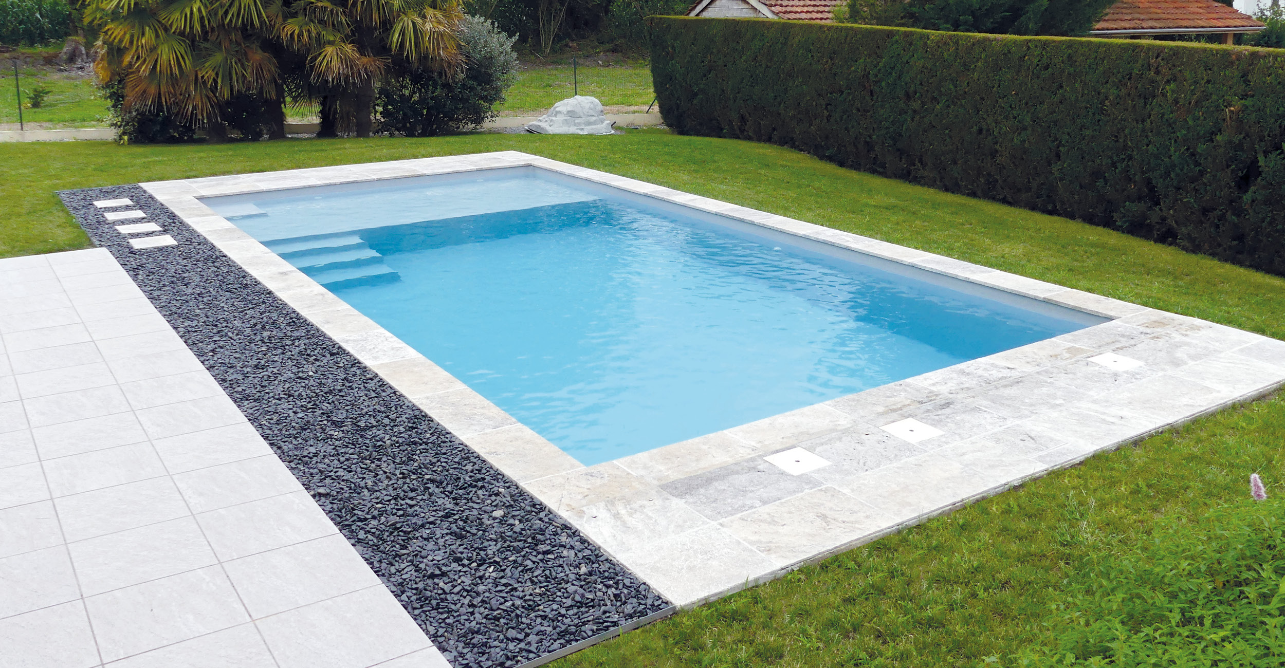 article-prado-plage_2300x1500-1 LE MUST-HAVE : la piscine coque Made in France !