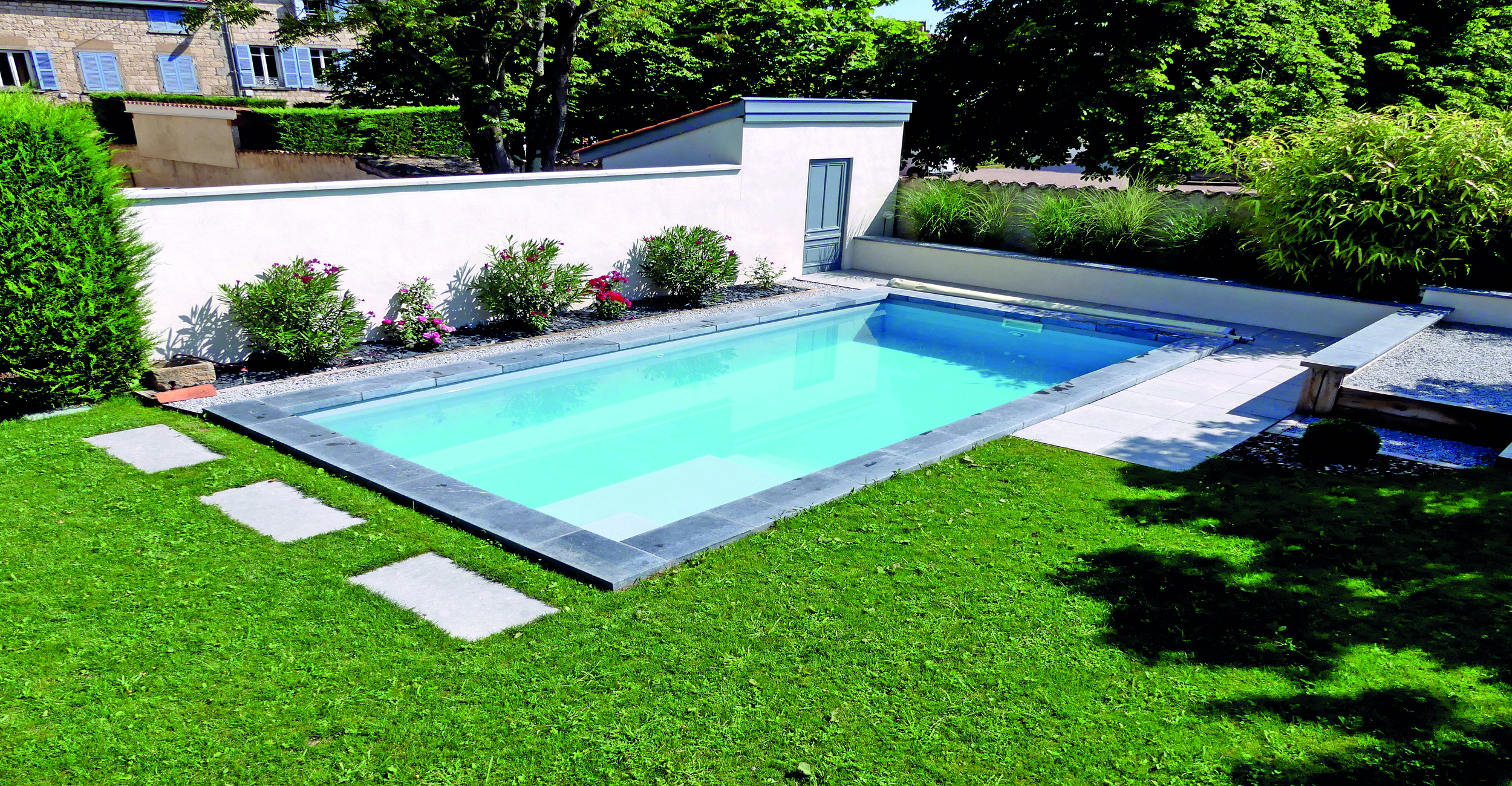 Pool Star Tunisia - Installer un ou plusieurs skimmers à la construction de  votre piscine est un geste essentiel pour assurer la propreté de l'eau du  bassin tout au long de la