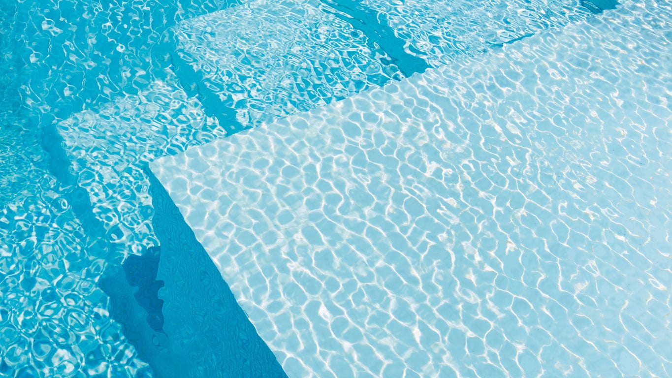 nouveaux-modeles-plage-1 Chlore ou Sel, pour entretenir votre piscine coque : avantages & inconvénients